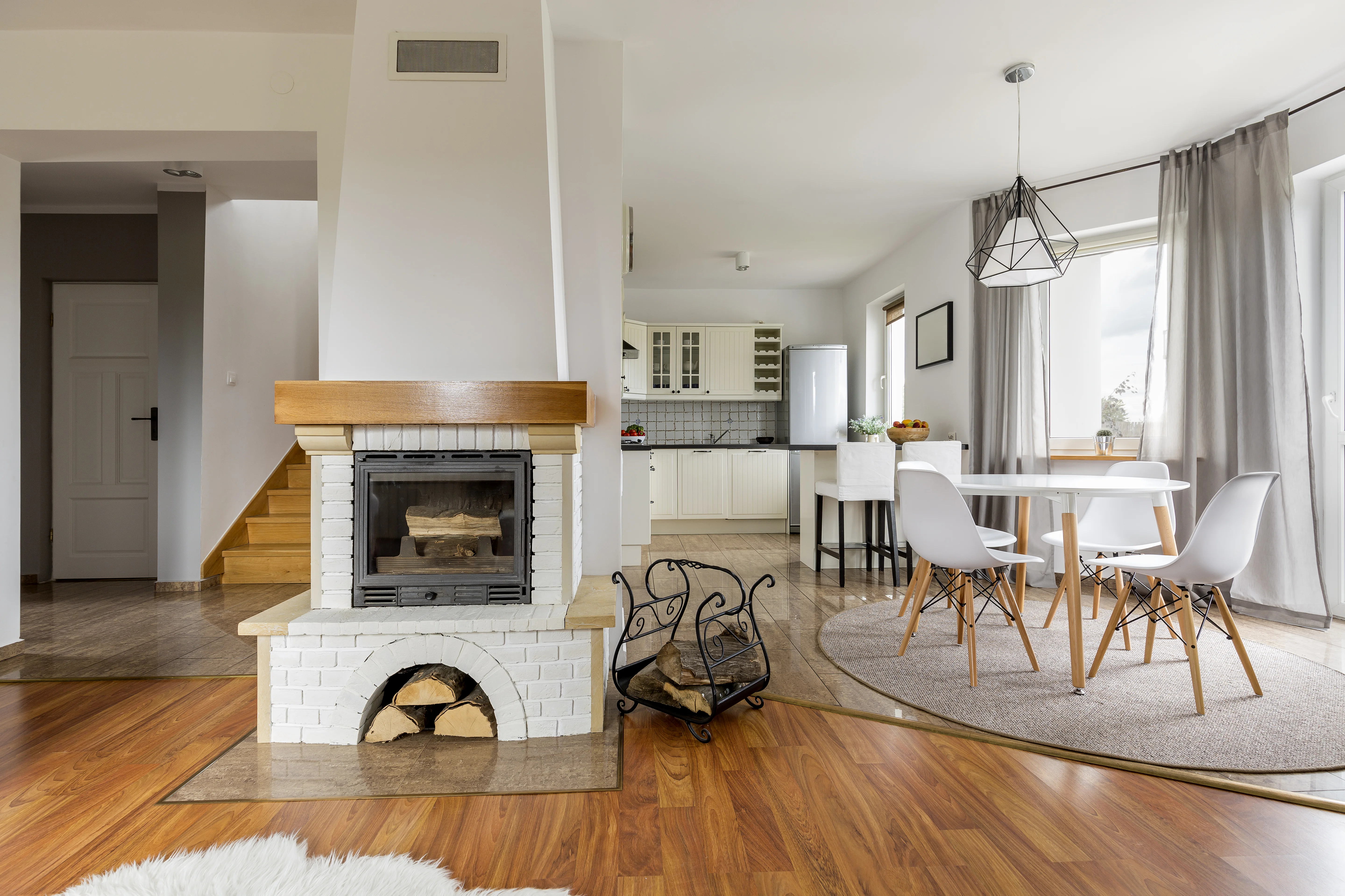 Interior de casa en venta con reparaciones listas